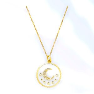 Crescent moon pendant necklace (white)